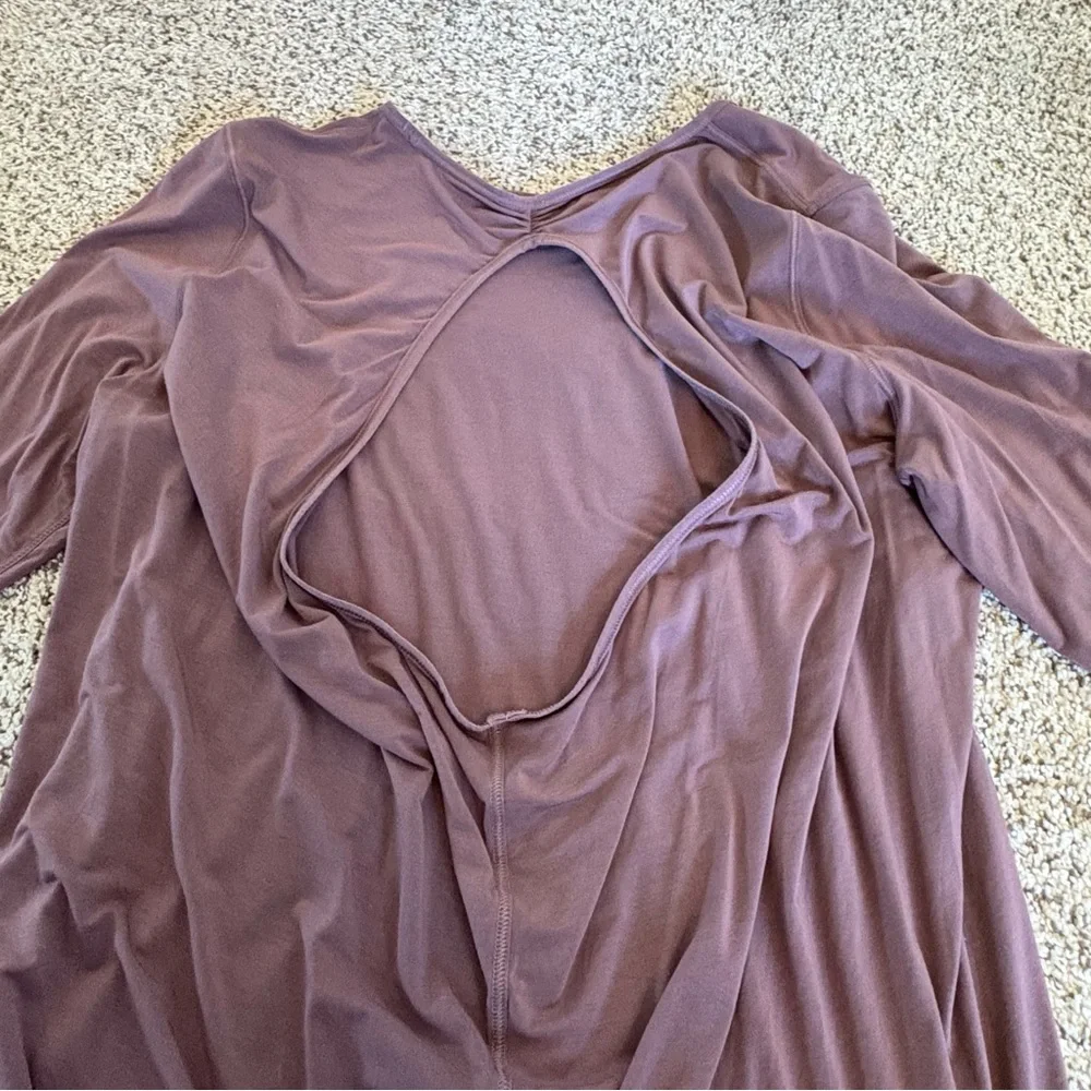 Lululemon Timeless Twist Long Sleeve
Antique Bark - Picture 8 of 8